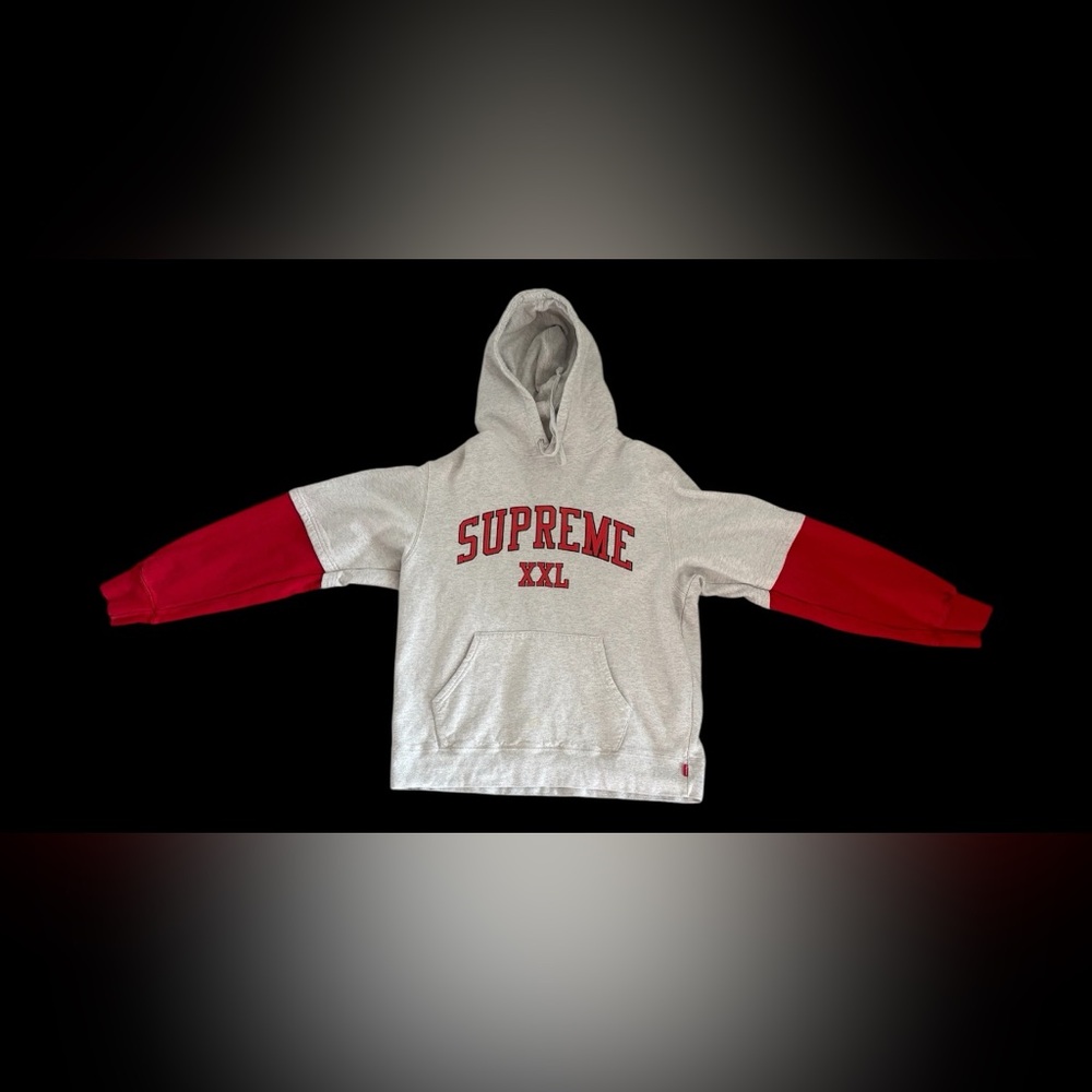 Supreme  Men's Light Gray Hoodie with Red Accents “XXL size medium